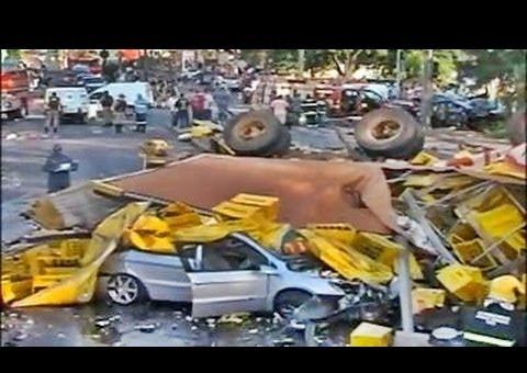 Carreta de cerveja provoca grave acidente e deixa mortos e feridos